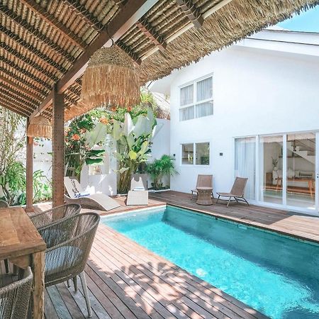 Sun & Moon Villa Canggu  Exterior photo